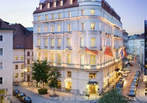 Außenansicht Mandarin Oriental Hotel München